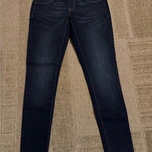 SO Blue Pull-on Mid-Rise Skinny Jeans with Subtle Fading